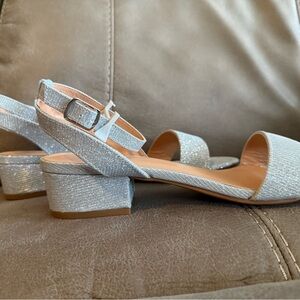TruFox silver dressy low heal sandal